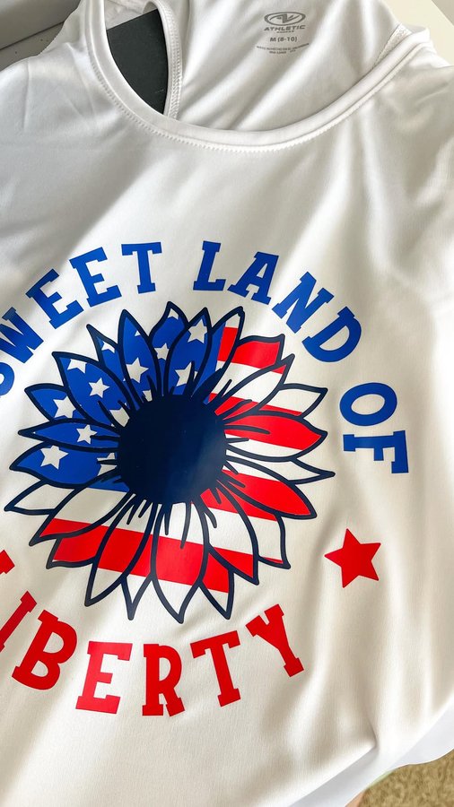 Instagram post by @kaylascricutcreations for HeatPressNation. Caption reads: [...] using my Heat Press machine from....