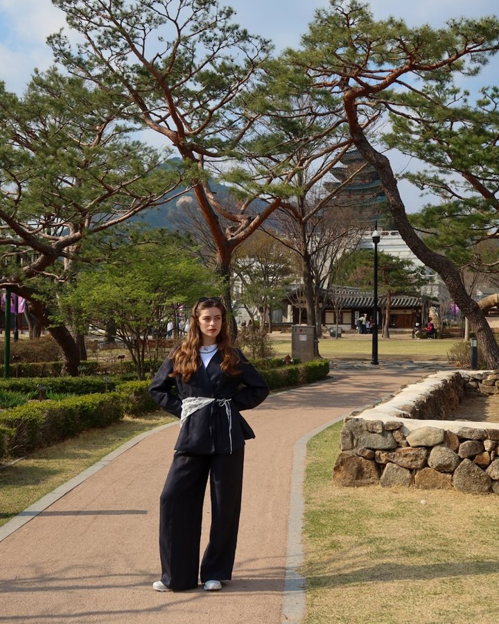 Instagram post by @camille_pidoux for Soeur. Caption reads: Seoul day 3 - visiting Gyeongbokgung and walking....