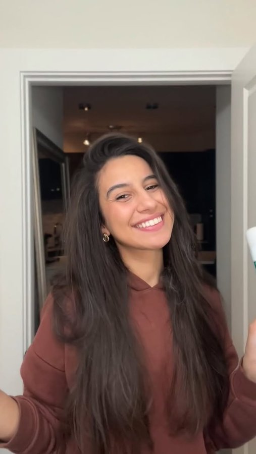 Instagram post by @diyaebn for InfluenceHer Collective. Caption reads: #BatistePartner ✨ Refresh your straight hair....