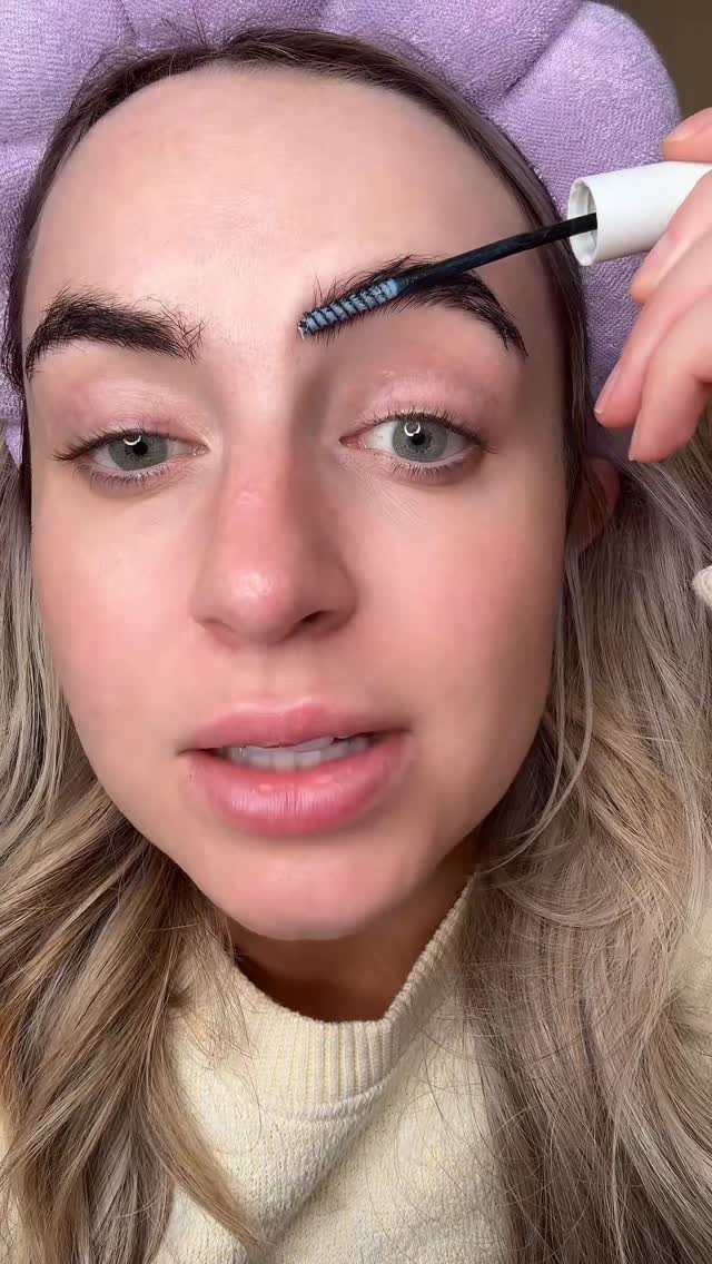 Instagram post by @bb_brean for Palladio Beauty. Caption reads: It dries down so there’s no crusties or white....