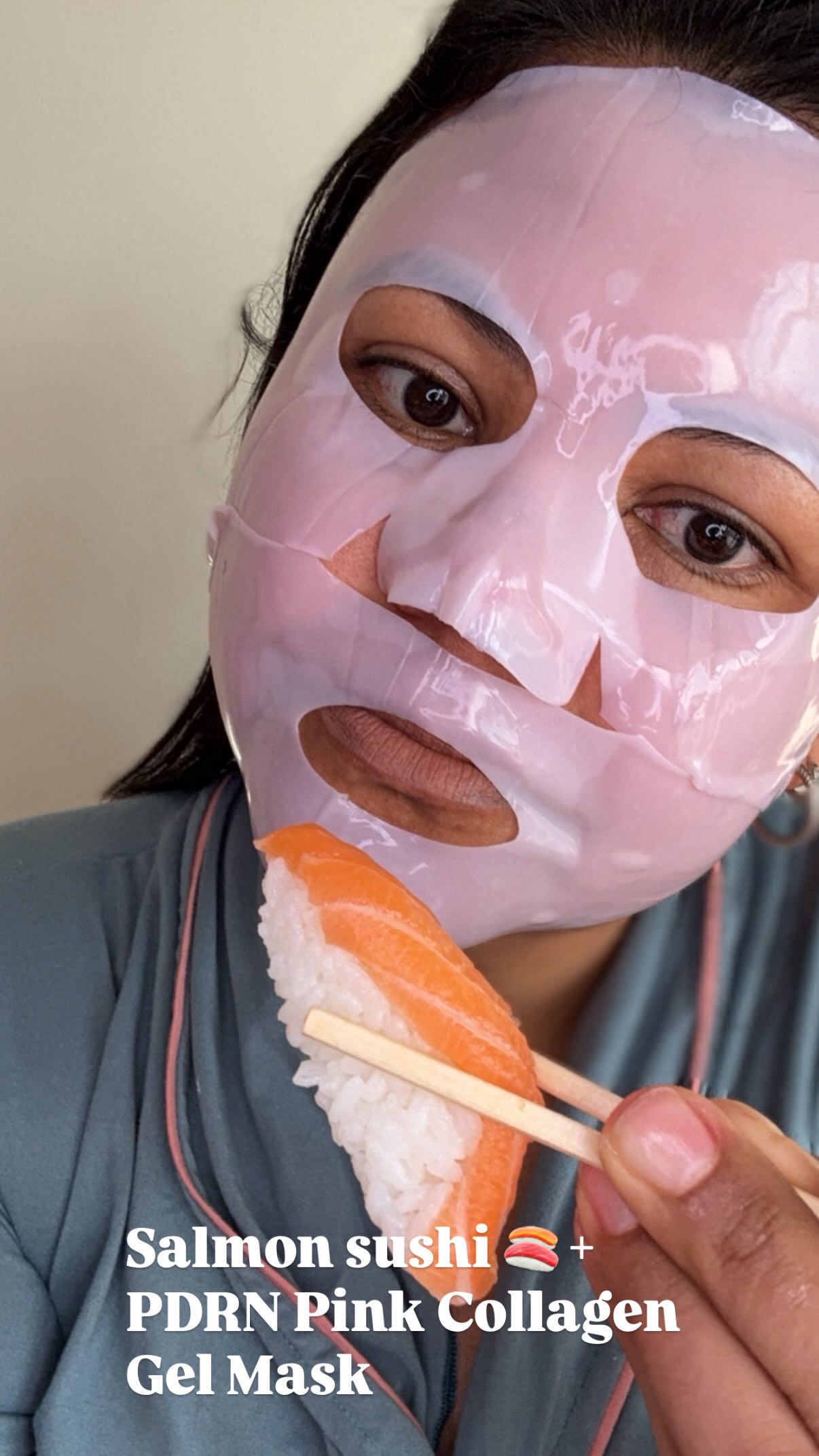 Instagram post by @sandrapchaves for Medicube. Caption reads: [...] Pink Colagen Gel Mask da....