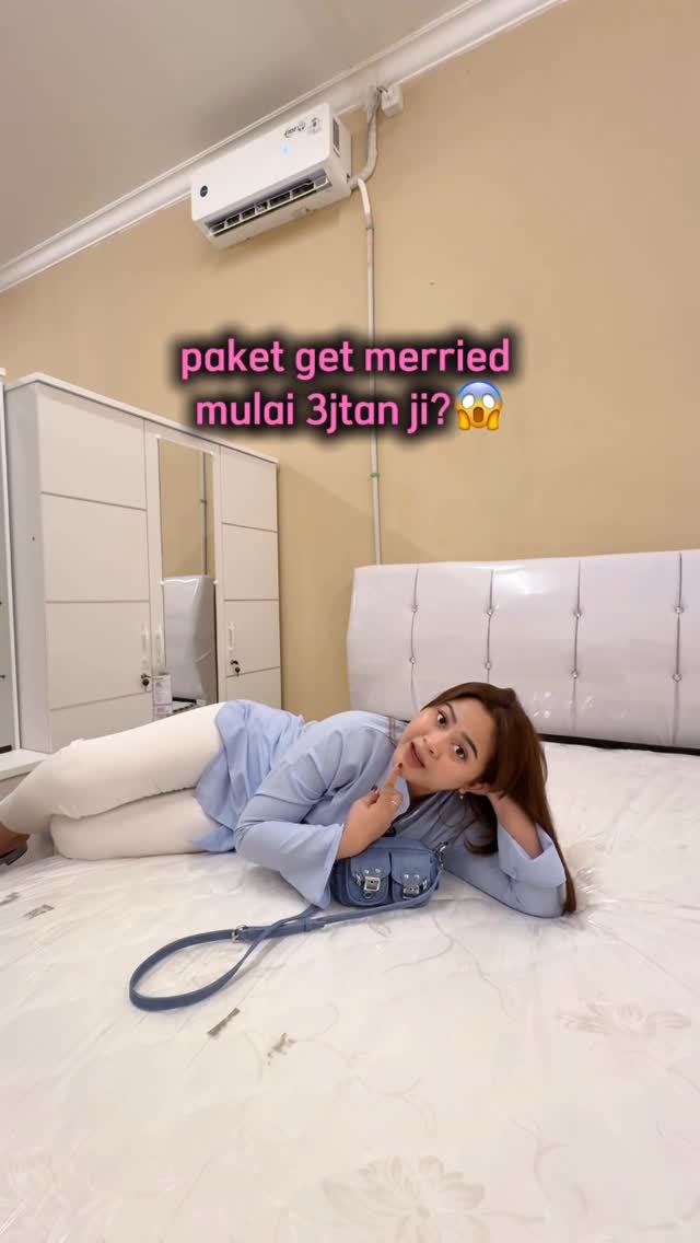 Instagram post by @ayapurnamasari for F2C Furniture. Caption reads: tempat belanja furniture andalanku @f2c.furniture....