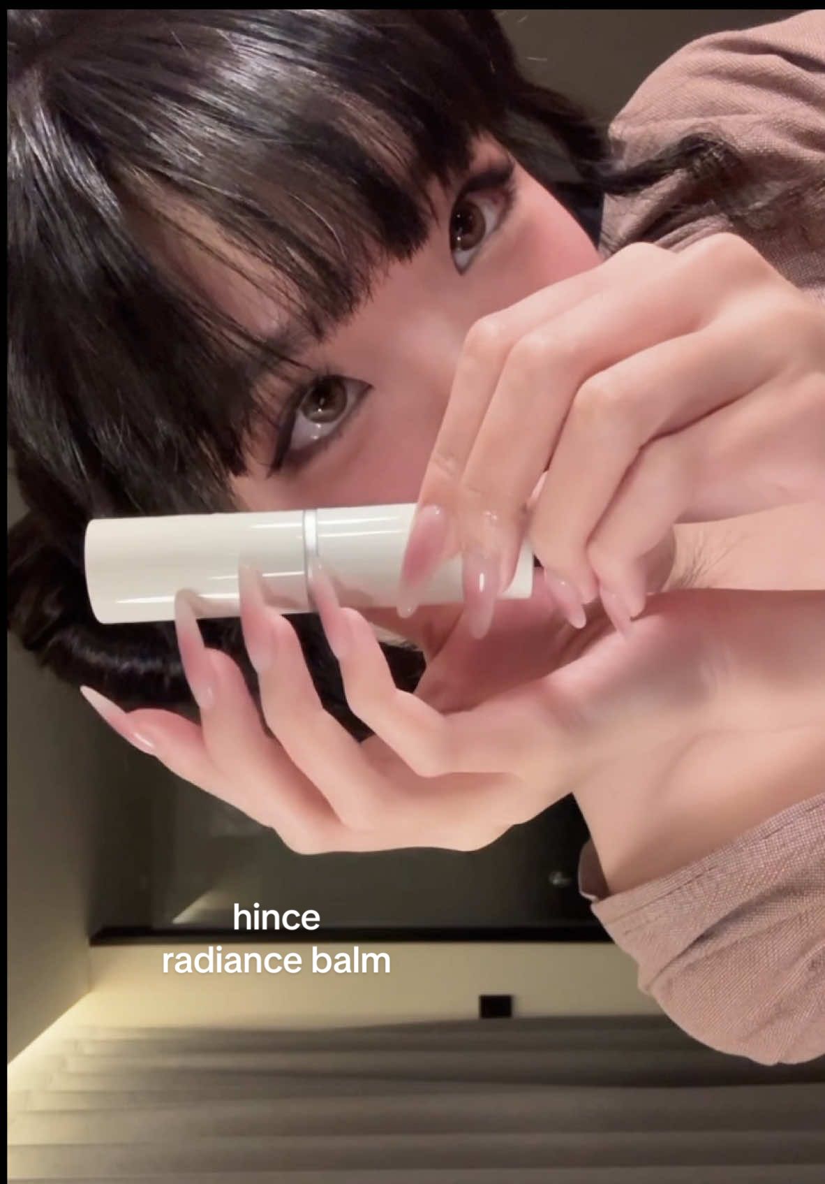 TikTok post by @jajameck for hince. Caption reads: guava makeup look 🍧 shelly pink is my fav 🫶🏻....