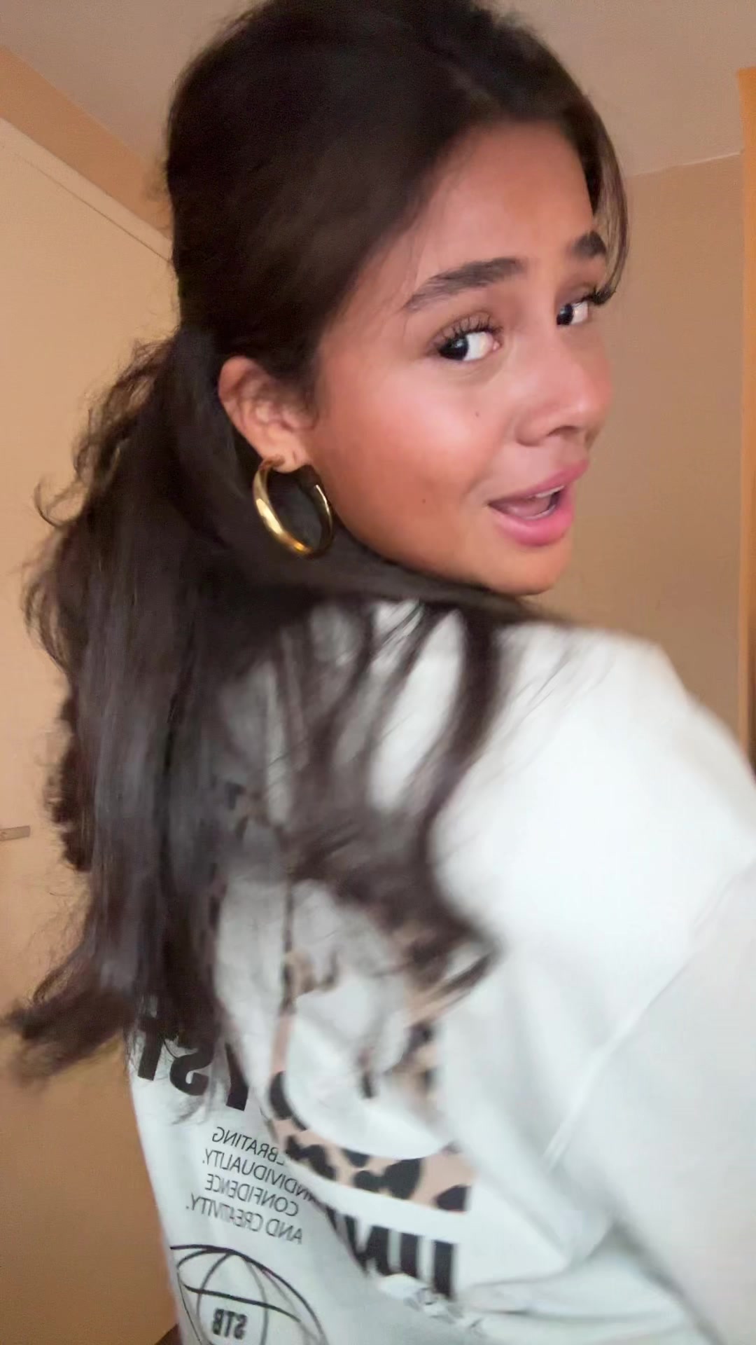 TikTok post by @daianawinklaar1 for SIZZ THE BRAND. Caption reads: [...] 🐆 Check de nieuwe drop van @SIZZ the brand ....