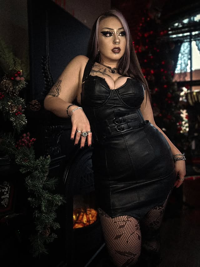 Instagram post by @lichlings for KILLSTAR. Caption reads: We finally finished our mantle and I just wanted....