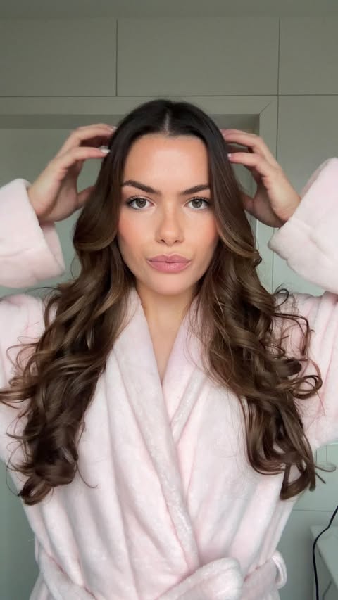 Instagram post by @lorisfabiena for BaByliss. Caption reads: [...] 🤍 I’m obsessed with how easy this is....