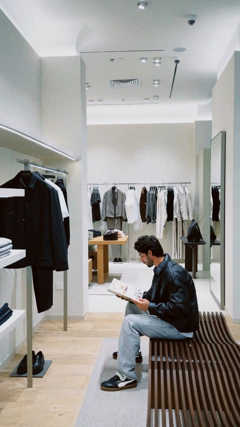 Instagram post by @waelhneinii for Massimo Dutti. Caption reads: #ad | @massimodutti
Shopping just got smarter with....