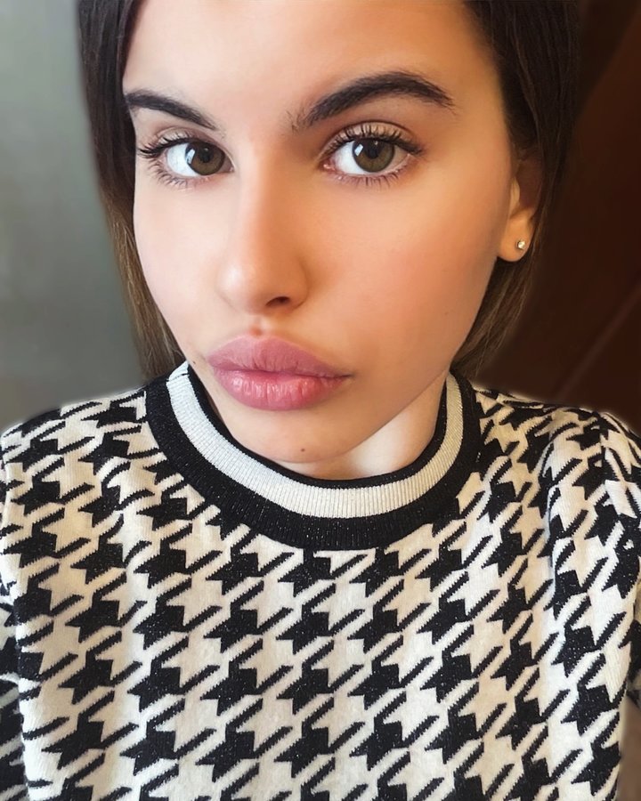 Instagram post by @aniita.ferrari for RAGNO. Caption reads: 𝙽𝚘𝚗 𝚟𝚘𝚐𝚕𝚒𝚘 𝚗𝚒𝚎𝚗𝚝𝚎, 
𝚖𝚊 𝚏𝚘𝚛𝚜𝚎....