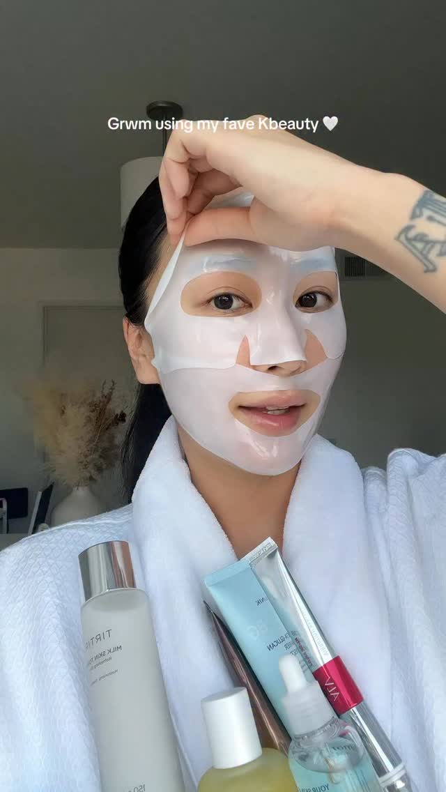 Instagram post by @imshannonwu for Poshmark. Caption reads: One of the best places to find all the newest....