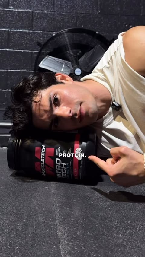 Instagram post by @yunus.akina for MuscleTech. Caption reads: 🫵 Take Protein @muscletech Code YUNUS saves you....