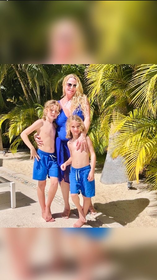 Instagram post by @malibulovinmama for Hilton Hotels & Resorts. Caption reads: Paradise found at Hilton Los Cabos! From our....