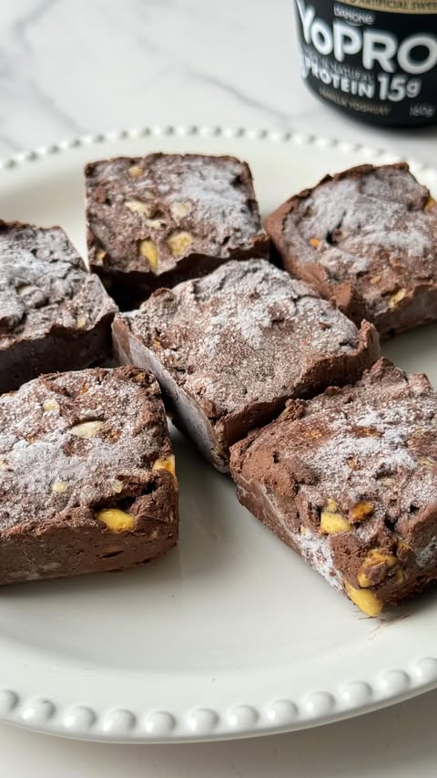 Instagram post by @chenoahill for YoPRO. Caption reads: rocky road freezer fudge 🍫

ingredients:
80g dark....