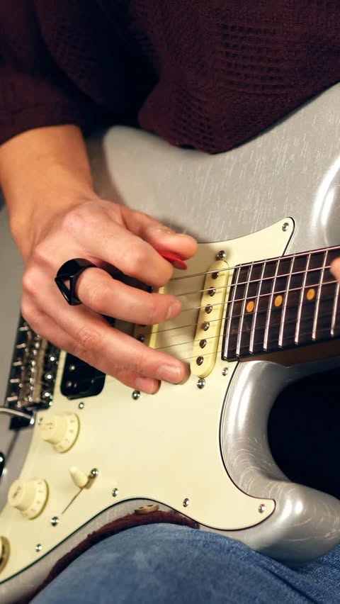 Instagram post by @planetguitar.it for Thomann. Caption reads: I had the opportunity, in @thomann.music‘s studio,....