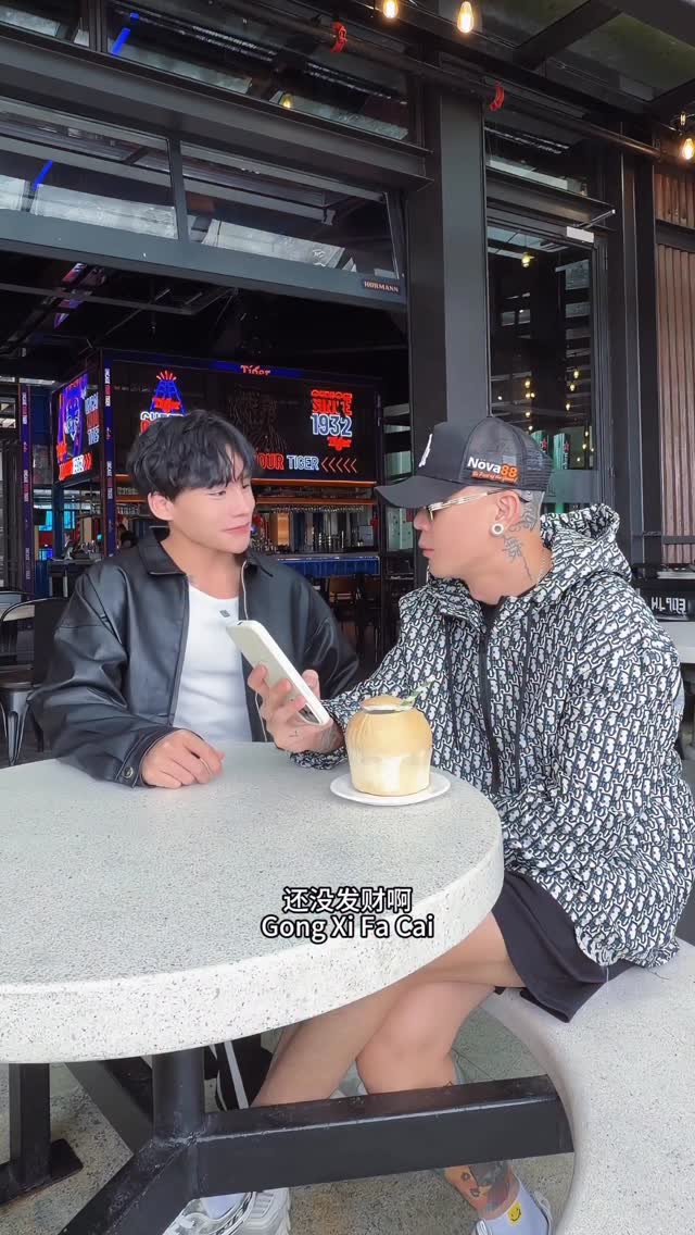 Instagram post by @chrizooi for Nova88 Malaysia. Caption reads: 又好像只伤了两次 @conor_0228 Video Supported by @nova88my....