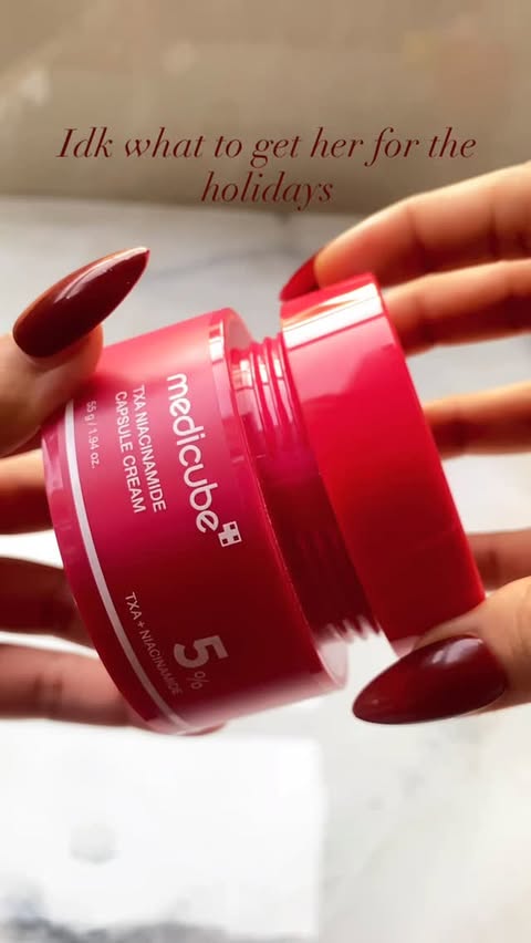 Instagram post by @zuha_.sb for APRILSKIN. Caption reads: [...] they deserve @medicube_global_official....