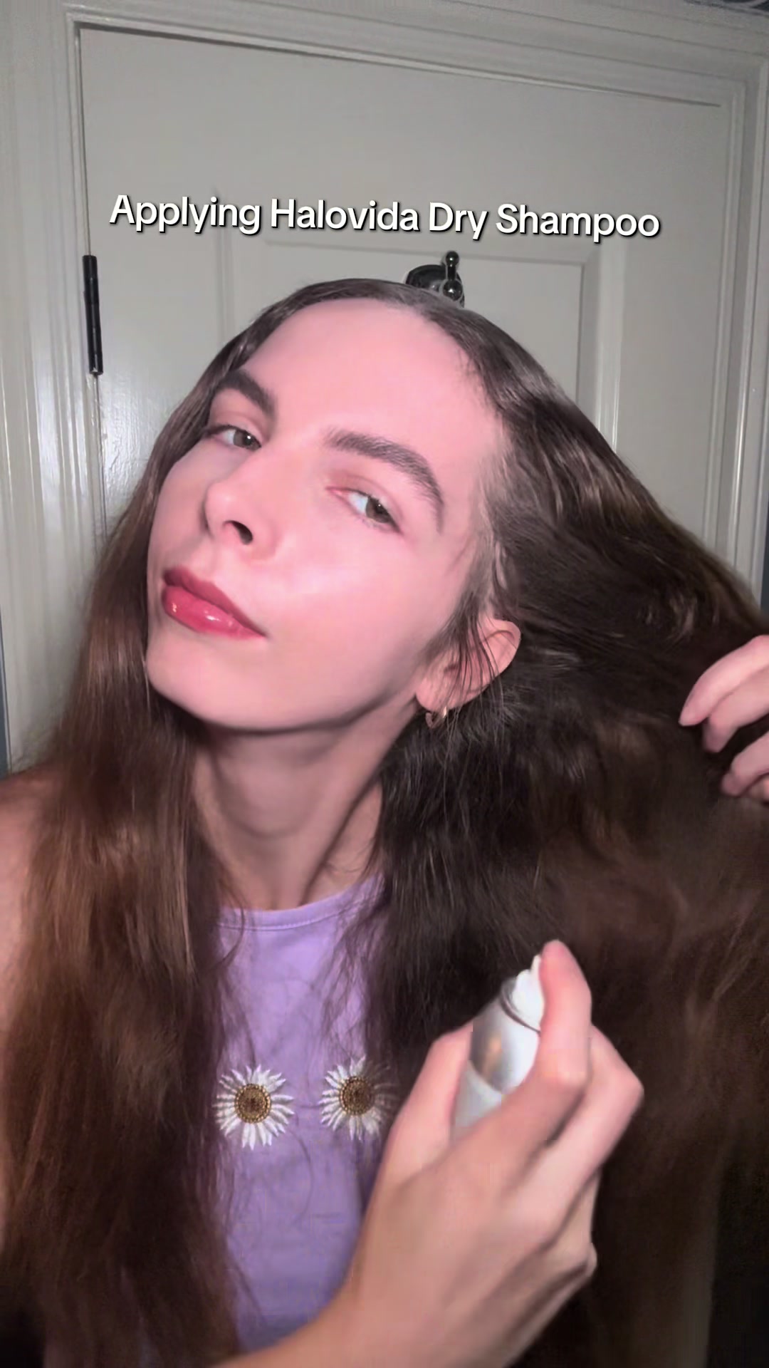 TikTok post by @arielleanders for Halovida. Caption reads: [...] is a game changer for greasy hair🤩....
