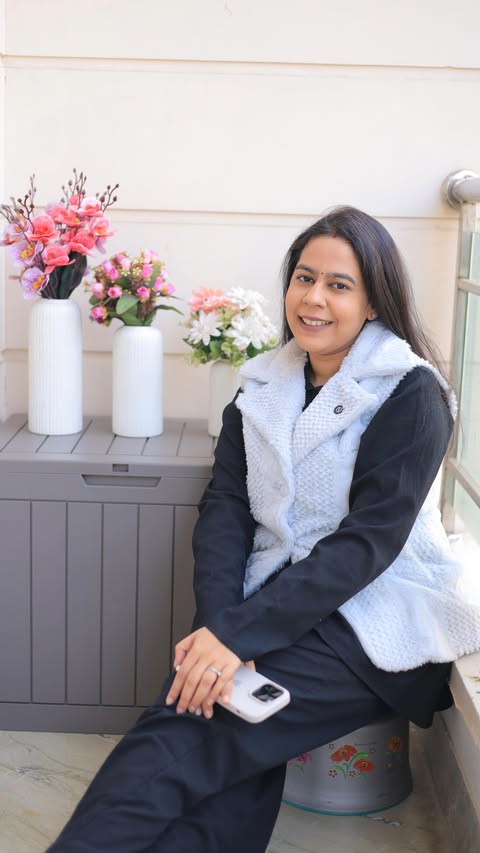 Instagram post by @ayushig_123 for The Artment. Caption reads: [...] proper usable space — StorraDeck by The....