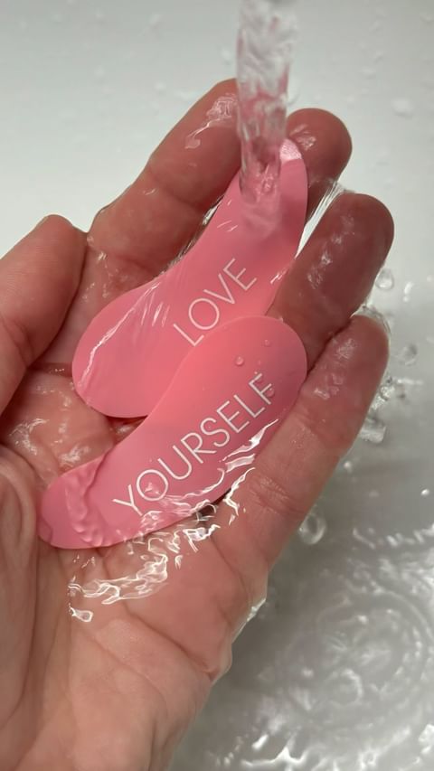 Instagram post by @ve_mjs for HelloBody. Caption reads: love yourself 4ever eye mask + eyes on you 🩷

#ad....