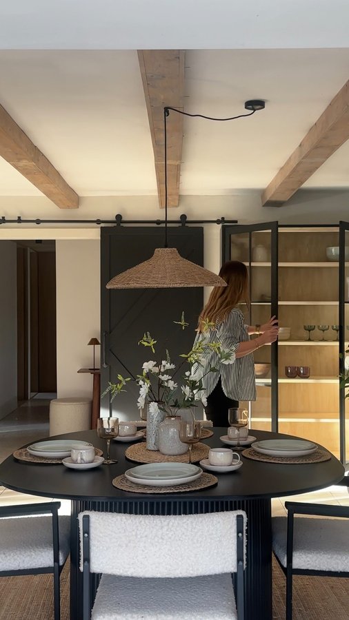 Instagram post by @mishkashoe for Villeroy & Boch. Caption reads: ad After seeing this hack last year, I knew I had....