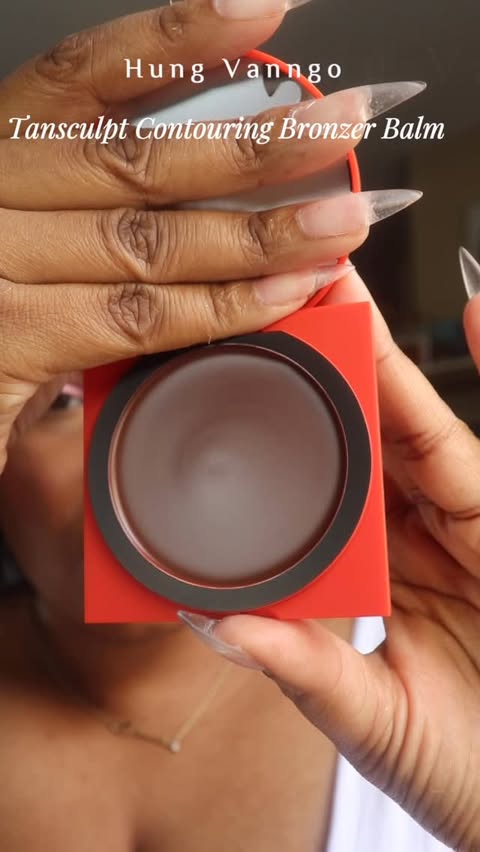 Instagram post by @glamazon1026 for Beautytap. Caption reads: [...] want to purchase!! @hungvanngobeauty....
