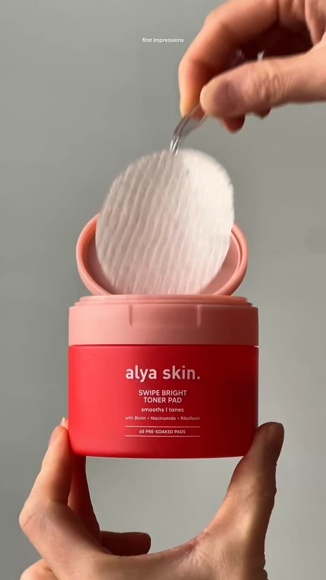 Instagram post by @martan__ for Alya Skin. Caption reads: 1208
#firstimpressions
@alyaskinaus Swipe Bright....