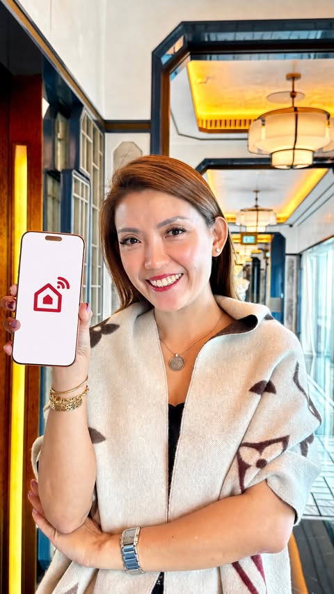 Instagram post by @princessezyt for Your Singapore Guide. Caption reads: Why did I only download the @aristonsingapore NET....