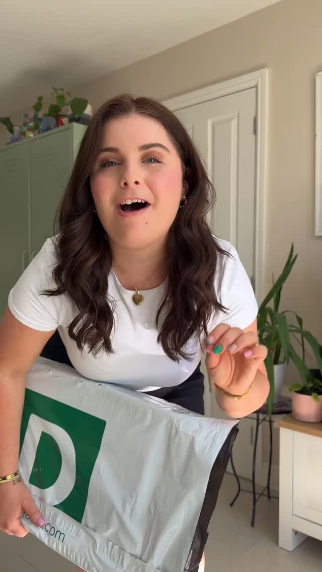 Instagram post by @itsabinunn for Deichmann. Caption reads: The search for my FAVE knee boots continues with....