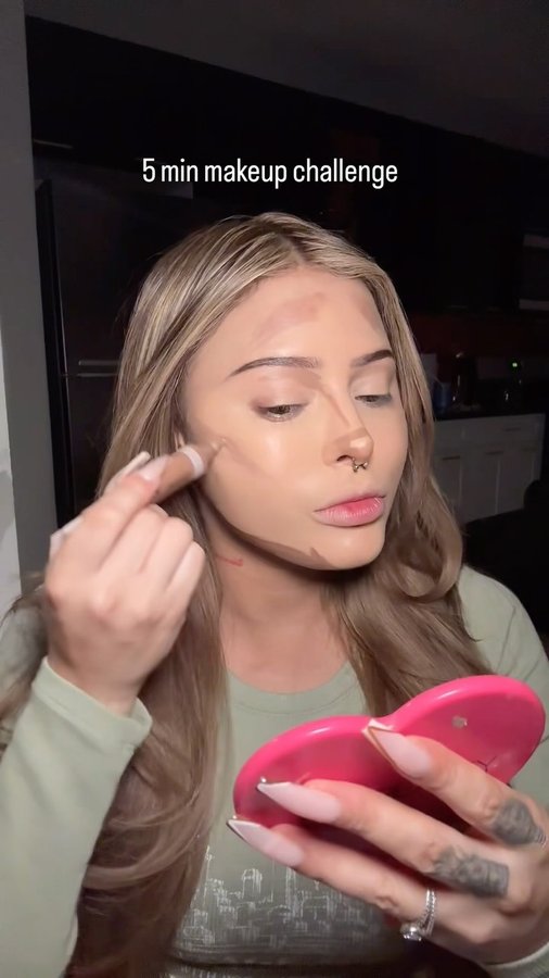 Instagram post by @itsisabelbedoya for Ivy Beauty. Caption reads: 5-minute make-up challenge using i-ENVY’s Press &....