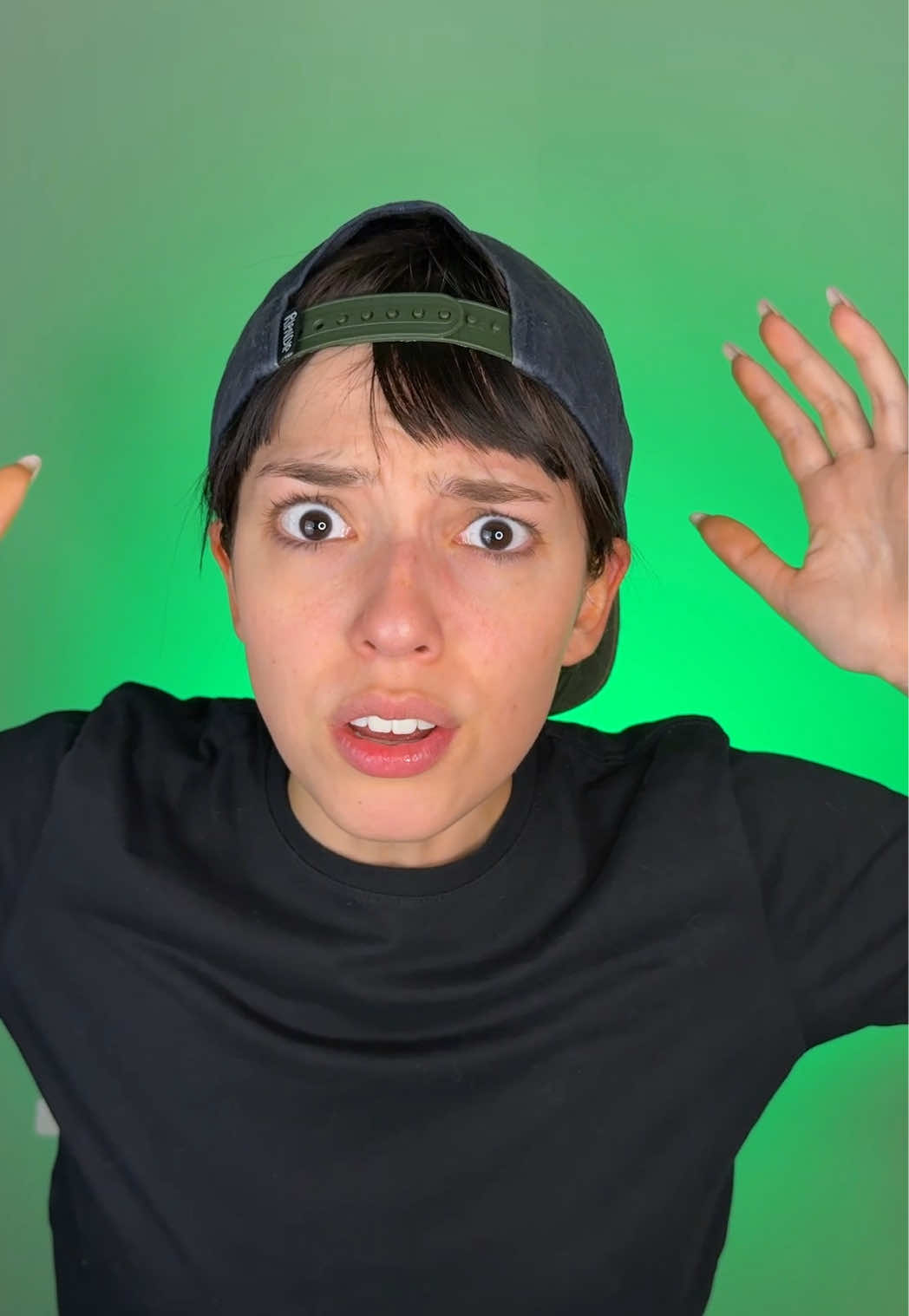 TikTok post by @anadrimi for PicPay. Caption reads: Corre que a Semana do Consumidor @PicPay está....