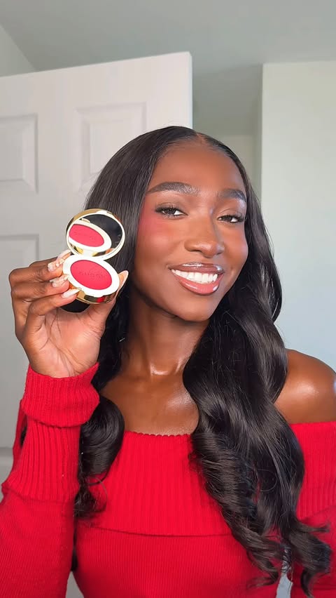 Instagram post by @ginab.xo for GUCCI. Caption reads: Get that Gucci Glow with the NEW @guccibeauty Glow....