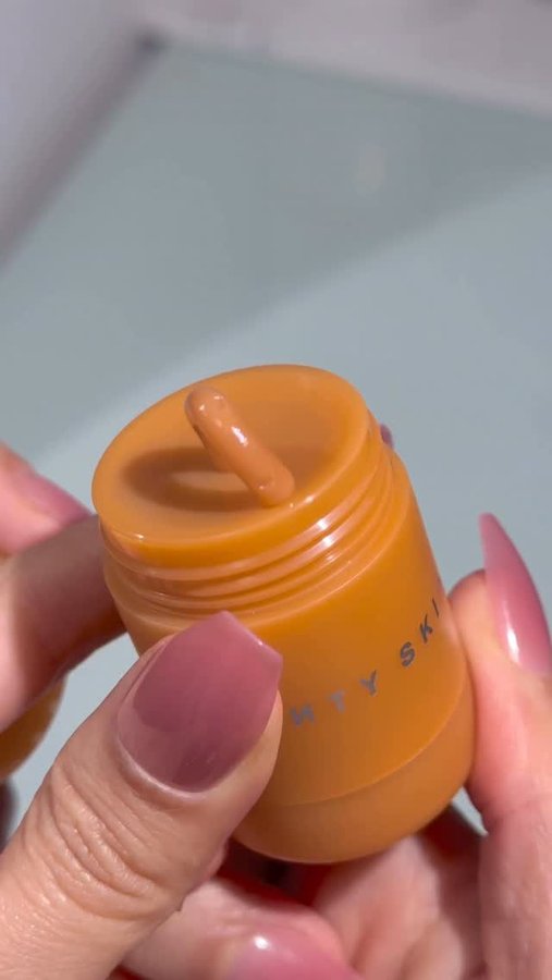 Instagram post by @anniiearif for KILIAN PARIS. Caption reads: ⚡️Cyber Sale Alert! ⚡️

I’ve teamed up with....