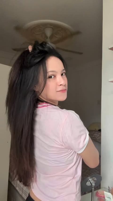 Instagram post by @tirahanees for Sunsilk. Caption reads: Tangled and frizzy hair? Sunsilk Conditioner has....