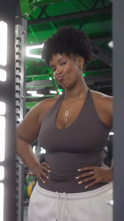 Instagram post by @qiqi for Creme of Nature. Caption reads: [...] wash days I’ve been grabbing the....