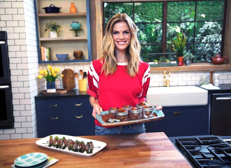 Instagram post by @brooklyndecker for Splenda. Caption reads: [...] to you by me and my sweet pals at @Splenda,....