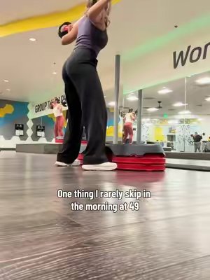 TikTok post by @monaslife3 for Arrae. Caption reads: @Arrae #creatine #creatinegummies.