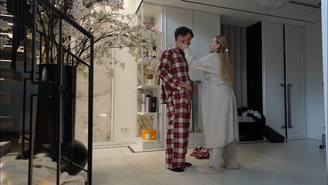 YouTube post by @LukaaaaYT for Trade Republic. Caption reads: OUR TIRE BURST WHILE DRIVING. 🤯🎅🏼.