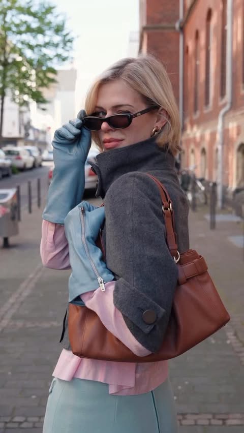 Instagram post by @googlede for Google Pixel. Caption reads: [...] her outfit so I circle to searched it....