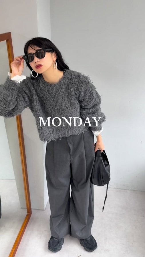 Instagram post by @__serako.r__ for New Balance. Caption reads: 1WEEK....