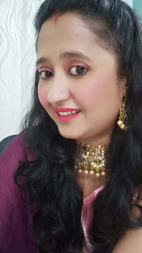 Instagram post by @vijvihaar for Belora. Caption reads: #collab with @beloracosmetics

Totally fallen in....