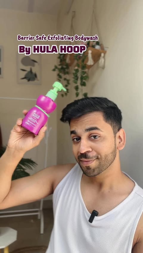 Instagram post by @kunal_bhadoria for Foxtale. Caption reads: [...] skin, less redness ✨ #hulahoopbody....