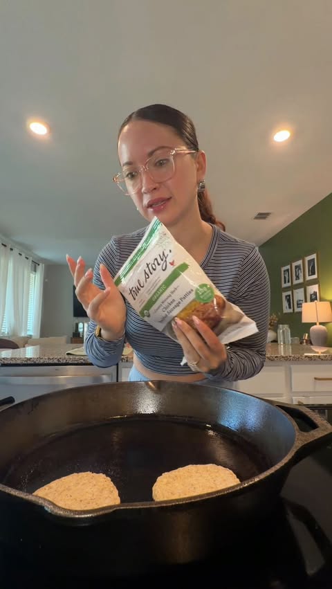 Instagram post by @ninablifestyle for Primal Kitchen. Caption reads: [...] so obsessed 😮‍💨 @butchersbonebroth....