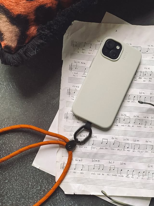 Instagram post by @carlosdnobrega for Orbitkey. Caption reads: [...] you don’t. Everyday tech, done right.....