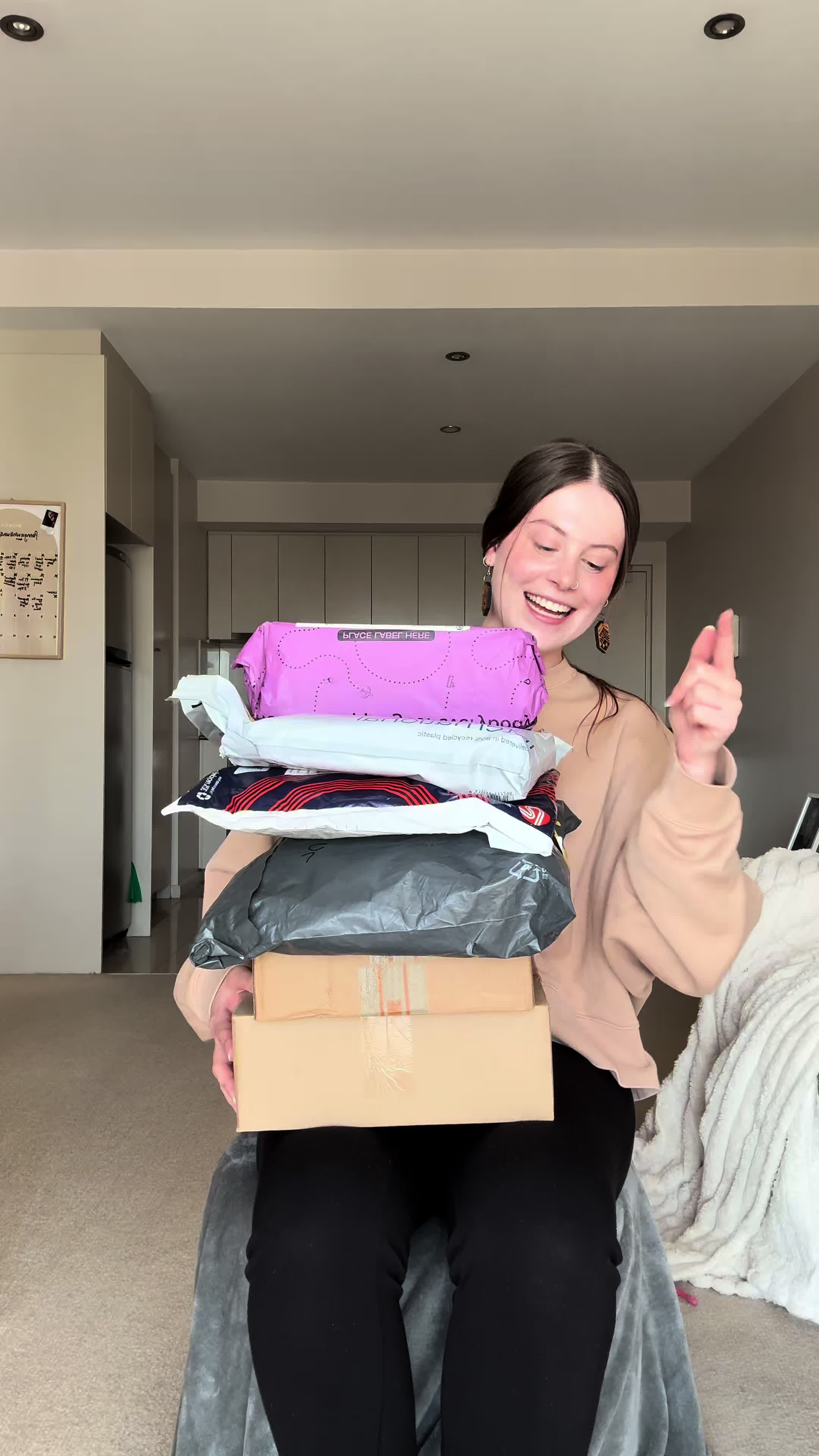 TikTok post by @geooojones for hellobubble.com. Caption reads: grateful w side of chaos 🤭 #unboxing #PR #gifted....