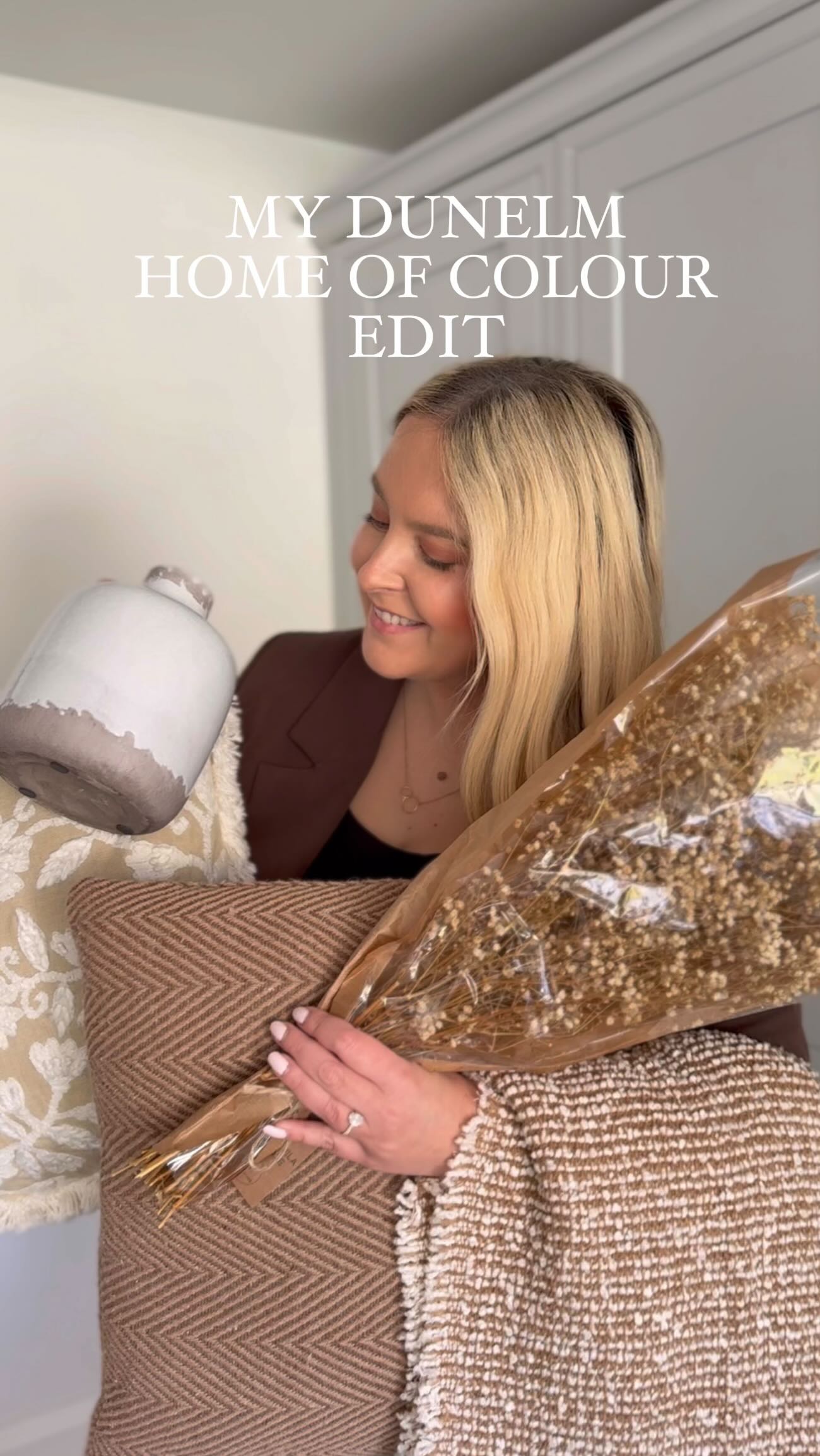 Instagram post by @jade.sweeney_ for Dunelm. Caption reads: ad COSY SEASON IS HERE! @dunelmuk 
I absolutely....