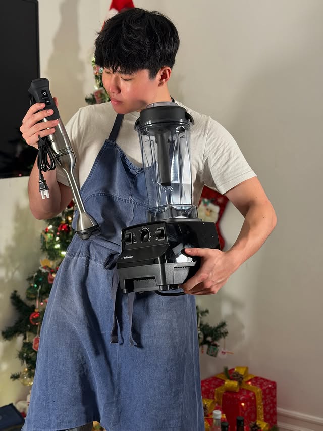 Instagram post by @stevenmotocooks for Vitamix. Caption reads: Steven’s Cookmas Day 4 🎁 | Vitamix! GIVEAWAY....