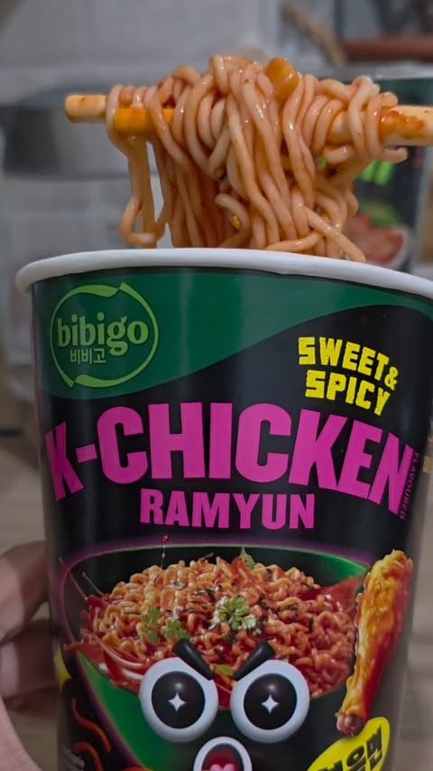 Instagram post by @tomi_nico24 for Bibigo. Caption reads: [...] or simply want a flavoursome quick fix,....