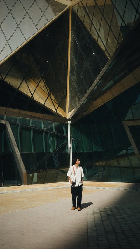 Instagram post by @hugo.visuals for Radisson. Caption reads: [...] I spent a few days in Riyadh with....