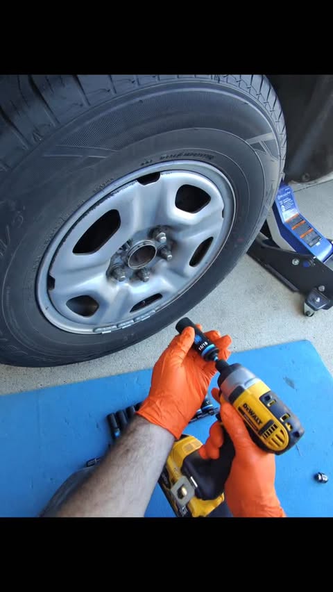 Instagram post by @2_tool_bros for Spyder Products. Caption reads: @spyderproducts impact socket set is a solid....