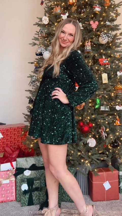 Instagram post by @mainstmorgan for POPFLEX Active. Caption reads: From Sequins to Sporty 

But make it festive 🌲....