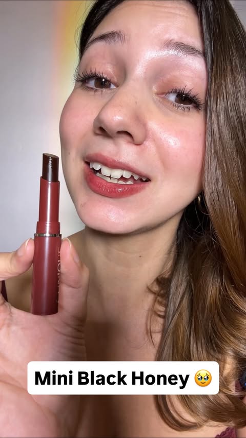 Instagram post by @globalbeautyfinds for Clinique. Caption reads: [...] MINI exclusively on Nykaa! @clinique_in.